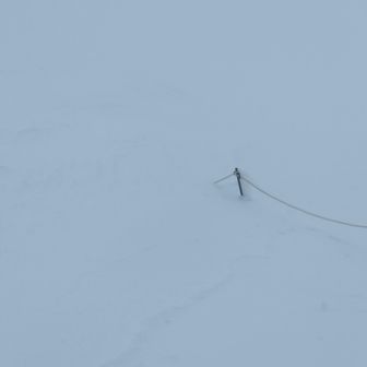 馬の背は相変わらずの暴風