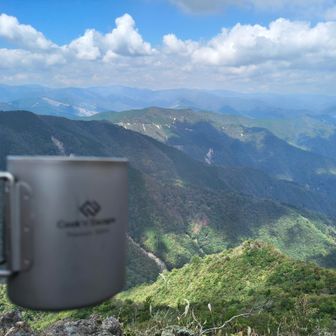 バクチ岩の上でのんびりランチ＆コーヒー