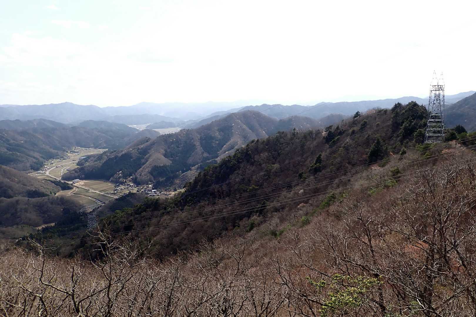 あの鉄塔までいくのよね～(^^;)