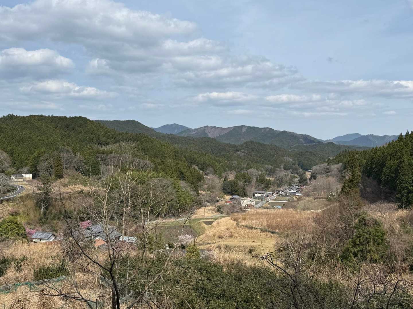 降りて来ました。里山風景が懐かしい