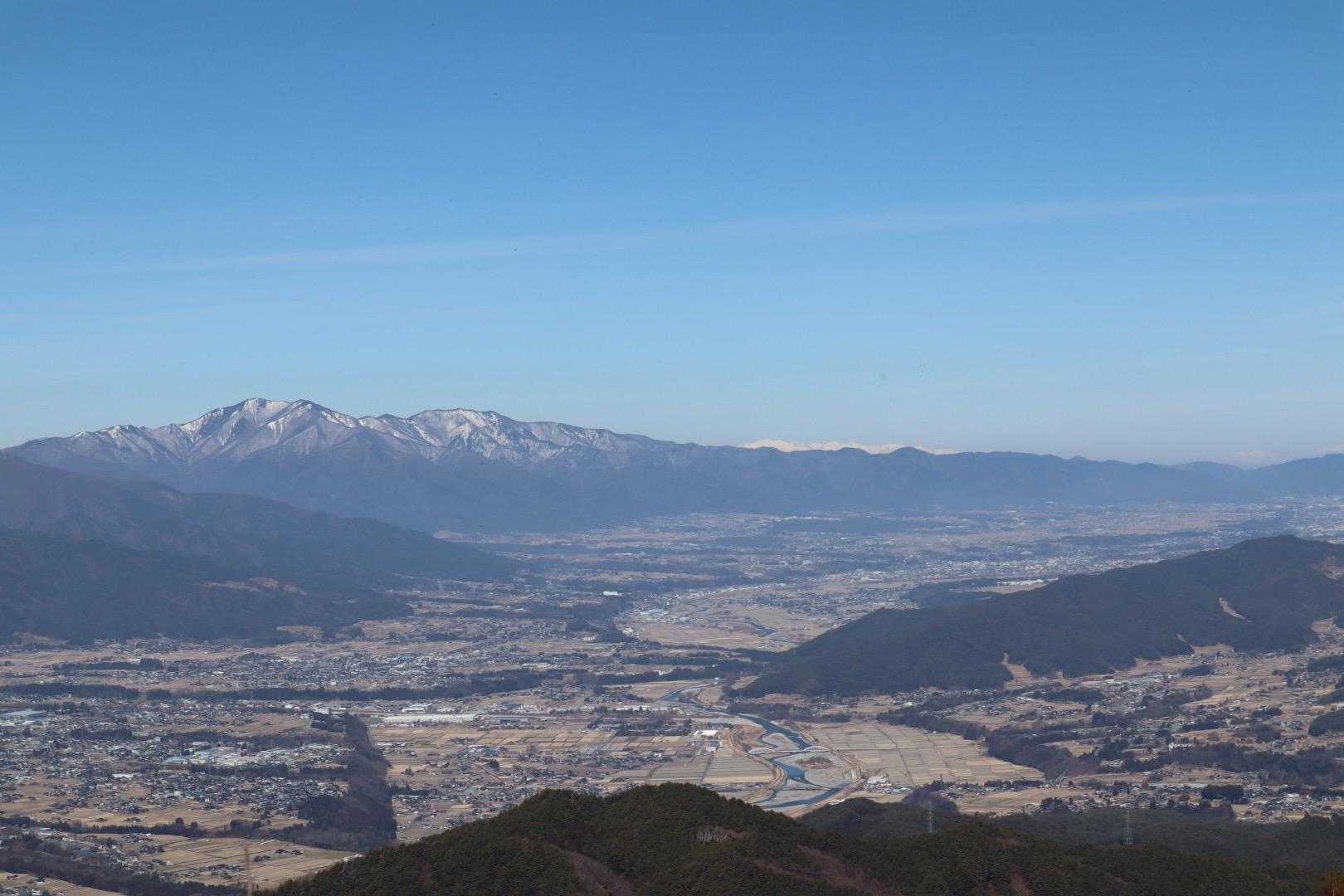 陣馬形山往復 | 武田氏の陣地や狼煙台の歴史を秘めた中央アルプスと伊那谷の展望峰の写真