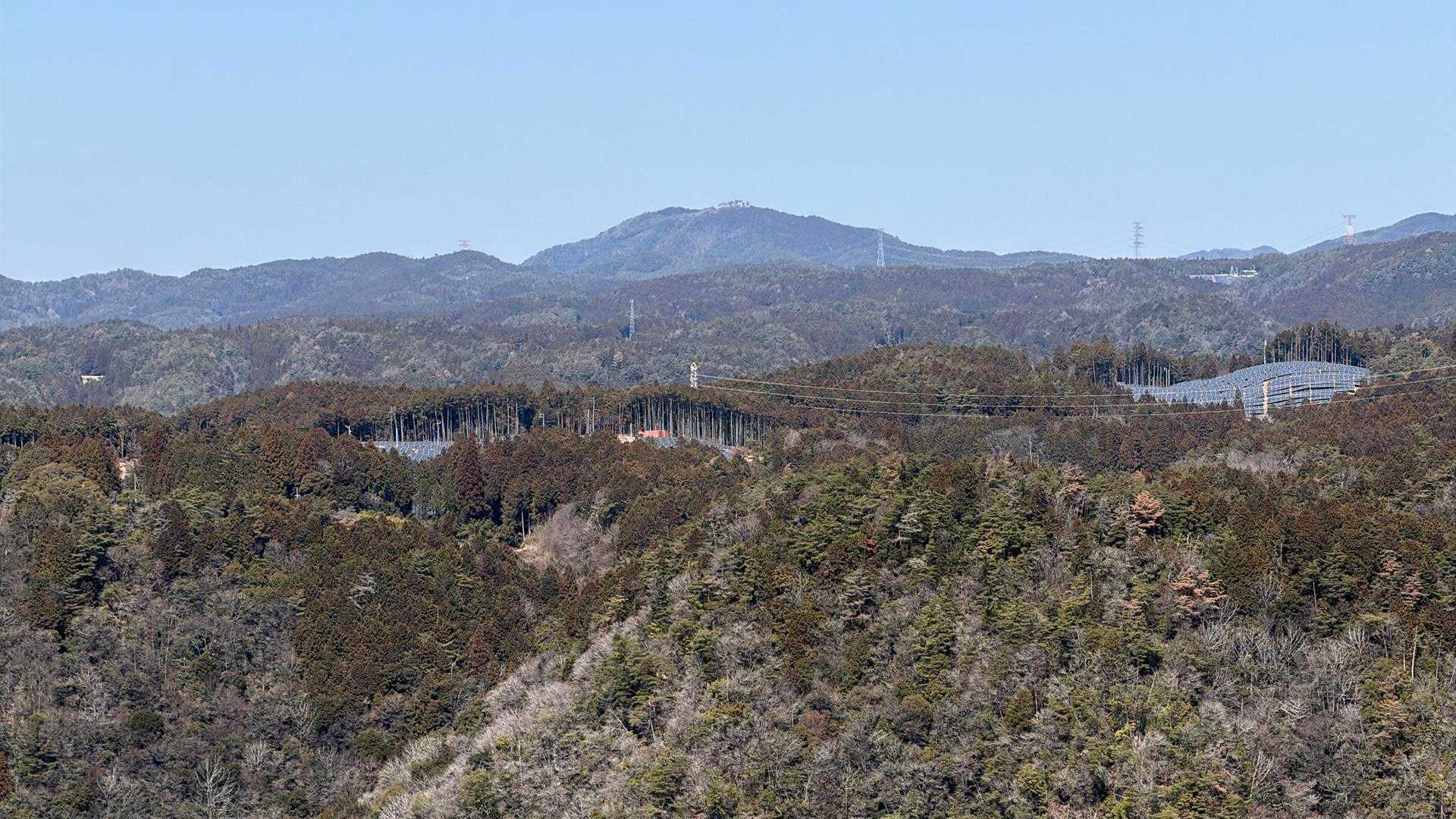八百津最高峰の見行山⛰️
山々は削られてメガソーラーだらけ。