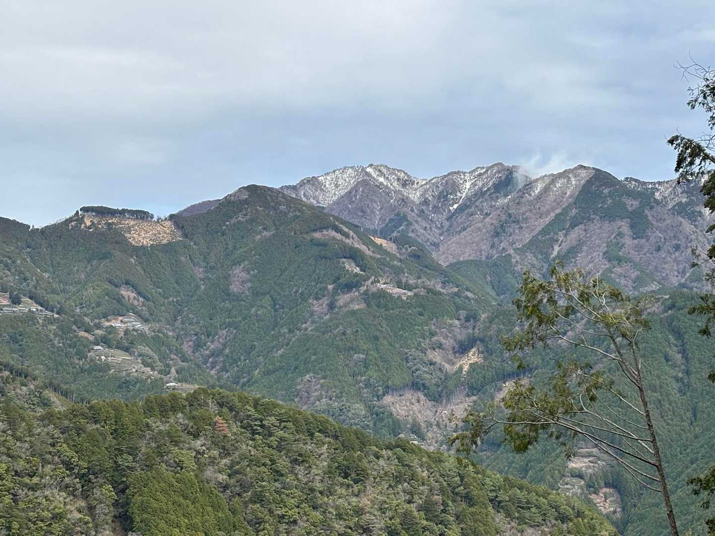 バラの段〜大光山方面かな🤔こっちはもう雪❄️なさそうね〜