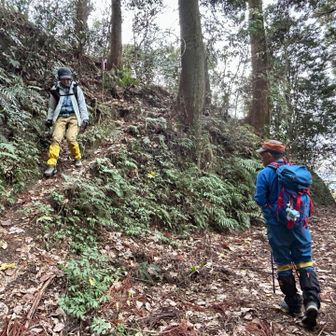 プチロープを降りて
本日のお山は終わり👍
無事下山🙌2ｺｹｼﾏｼﾀｶﾞ…

駐車場を目指して歩きます👣