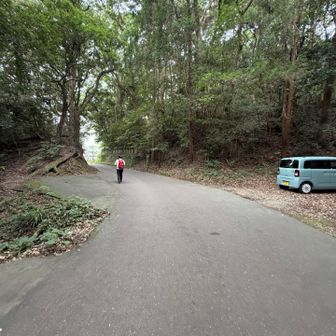 登山口の駐車場まで戻った