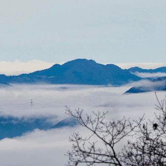 暖かくて気持ち良く雲海見ながら撮影してると、「kei」さんとお会い出来て談笑😊
雪像作りの雪集めで色々大変な苦労してる話しをお聞きしました🙏