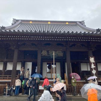 天台宗では、本堂のことを根本中堂と呼ぶそうです。