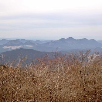 山頂からは北側の眺めがひらけています