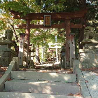 _(._.)_
登りは旧道で