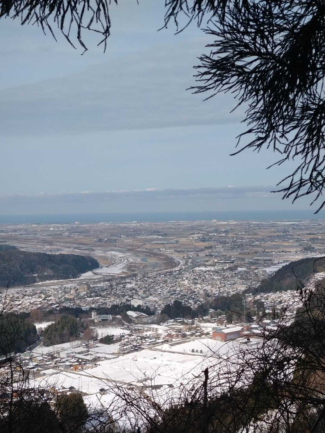 いつもの撮影ポイント📷️
また白くなったね❄
2月になると日が長く、太陽の光も明るい✨
春を感じる🌸