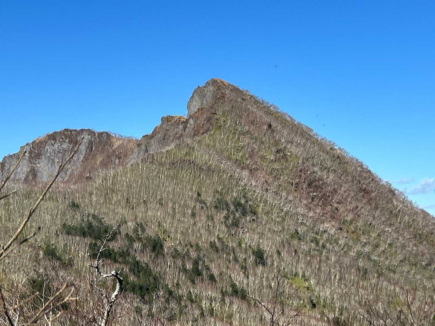 摩周岳
半分エグれてる感じ　
いつもの見慣れた摩周岳⛰️