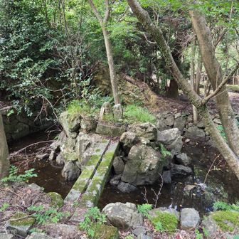 立派な遺構も残されてます