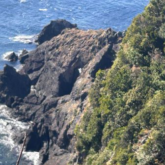 近衛信輔公が坊津八景の「御崎秋月」と詠んだ洞穴