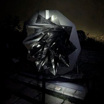 これはガーデンテラスのミーツ・アート作品。暗くてよく分からない😅
ここも22℃でした。