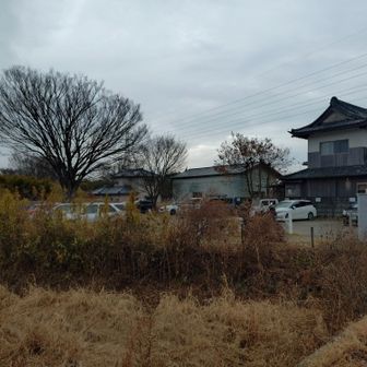 こちらの駐車場もまたまた停まってます。