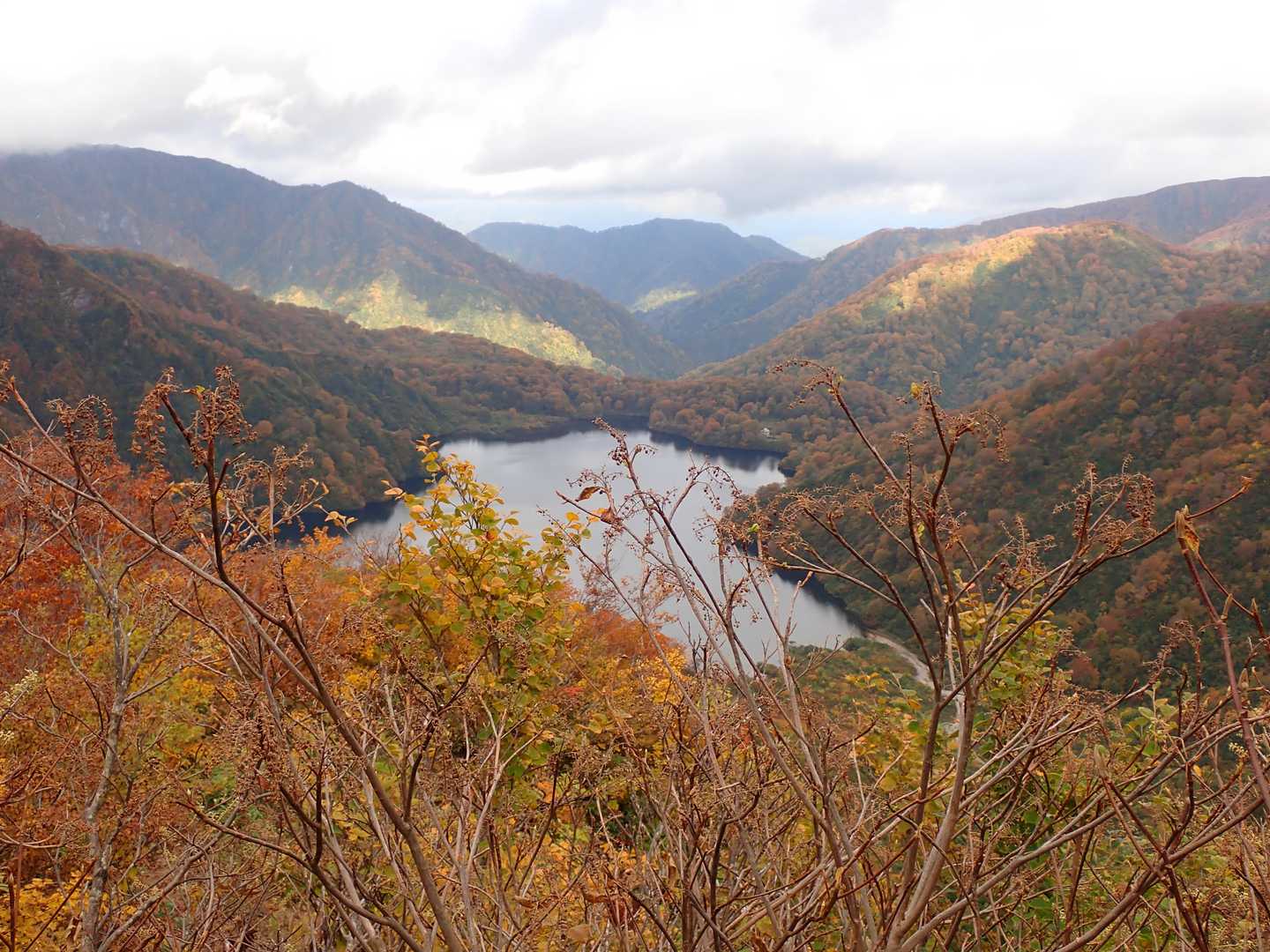 泡滝登山口-以東岳登山口-以東岳-オツボ峰 往復コースの写真
