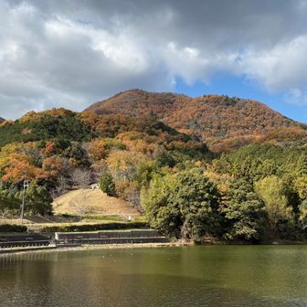 二上山START▶️
大池からの二上山⛰️
紅葉で山が彩豊か💕