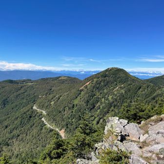 水の塔山から