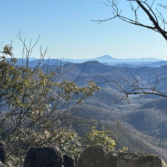 少し登ると、筑波山が見えてきました。