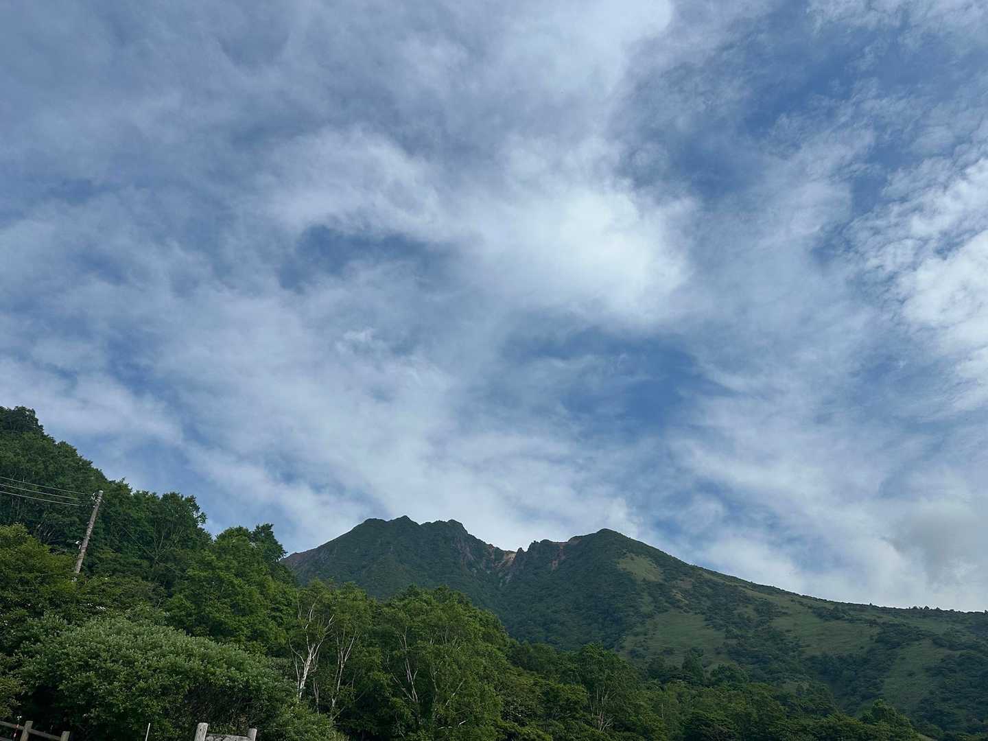 朝日岳！青空だ〜