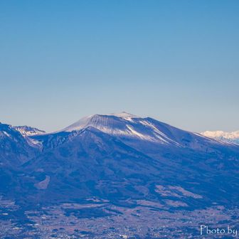 山頂展望
黒斑山、浅間山
奥の白いのは谷川岳かな