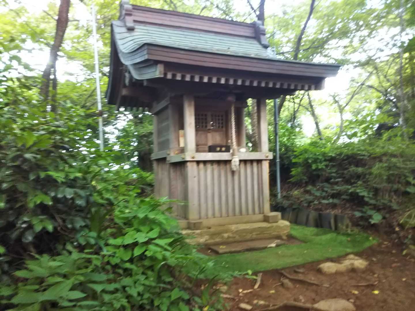 やっとこさ奥の院。ここに来るまでにでらくんや飛脚さんに会いました！