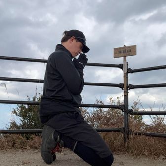 拝みました🙏

今日は全身黒になっちゃいました🐦‍⬛