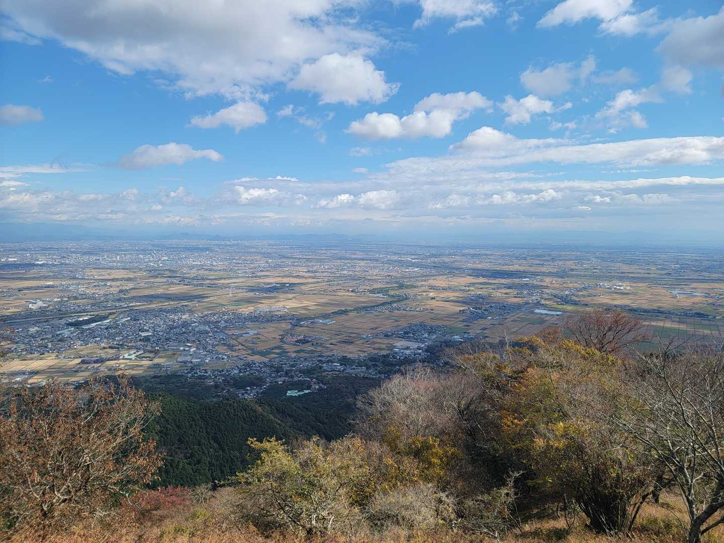 予想以上の絶景に感動です！
こういうちょうど良い感じの高さって逆にリアリティーあって良いんですよね
スカイツリーよりも東京タワーの展望の方が好きなところと一緒です
