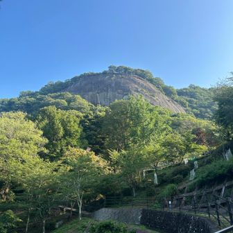 目指す岩殿山
と思ってたら兜岩でした…