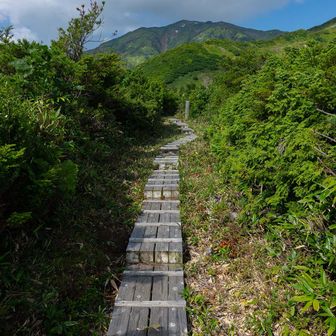 朝日岳を見ながらのんびり
