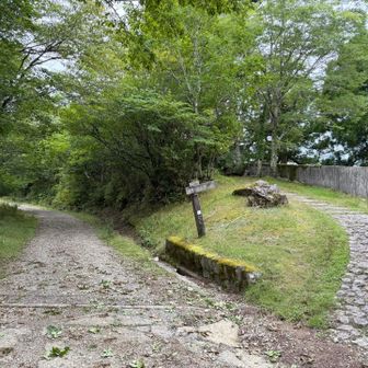 登山口に戻る。