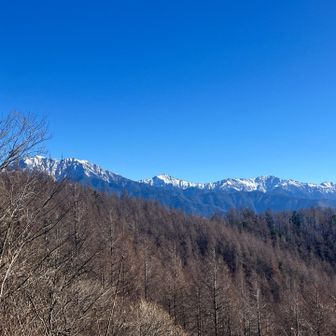 左から仙丈ヶ岳、北岳、間ノ岳