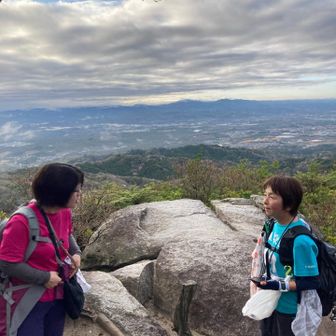 みーにゃんさんと
いづみやんさん

御門杉あたりから
ご一緒しましたが
お2人とも会話が弾みすぎて
ワタクシほぼ聞き役😅
