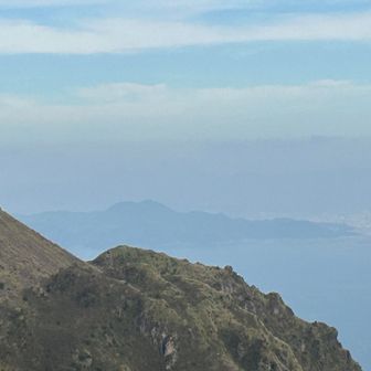 遠くに阿蘇山も薄ら見えました。