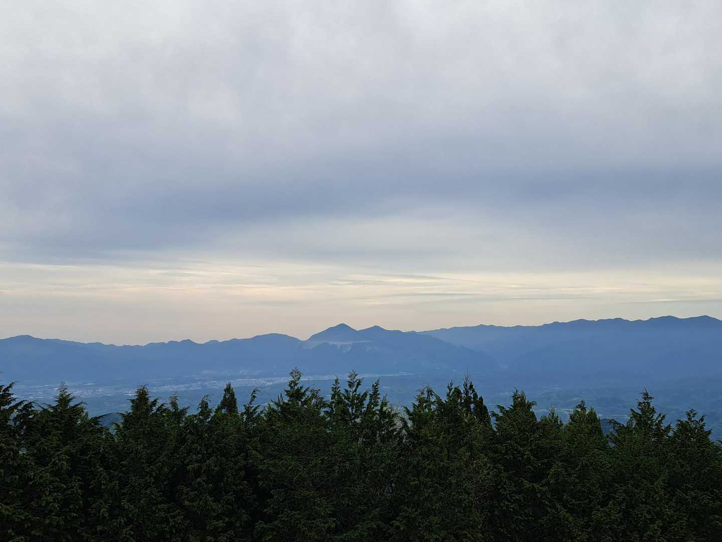 武甲山など