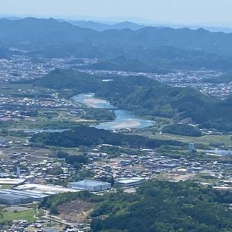 長良川が突き当たっているあたりの山でクマさんがでました。山伝いに来てほしくないです。
