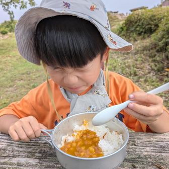 熱い〜けど、うまい〜😋🍛

山で食べるカレーは最高やねん👍️