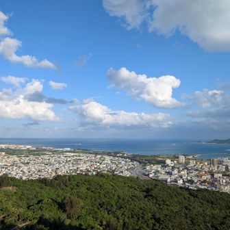 標高158mですが360度ナイスビュー
海まで見渡せて気持ちのいい山頂