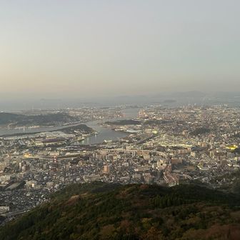 日没は17時10分くらいなので、トワイライトタイムに突入しています