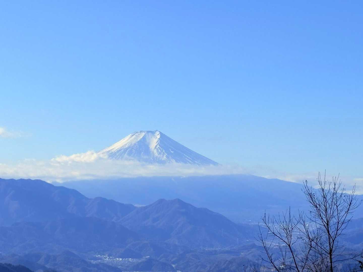 百蔵山山頂から
やっぱりいいですね✨✨