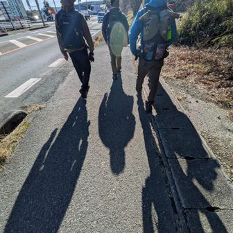 ろまんちっく村まで歩道歩きです!
