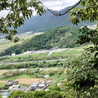 かなり、降りてるね。あっ、手前に明治山。
