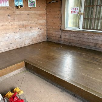 after
床拭いたらカビだけじゃなく、汚れも酷かったです。
次、登られた方、窓開けて換気してくださいね。