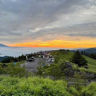 景色に見惚れて2度ほどコケつつ、無事帰還しました！
そのまま王ヶ頭登山に向かいます🚙💨