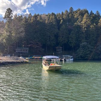 こちらの舟に乗船