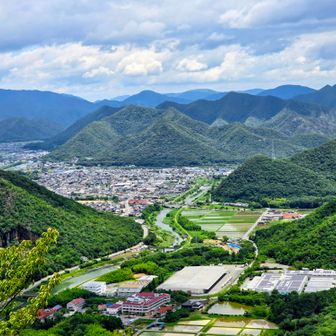 西脇市内を一望出来ます✨✨
周りの山々も、いい雰囲気
