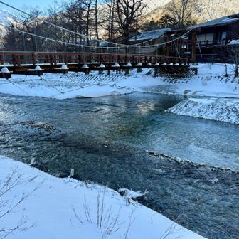 相変わらず美しい梓川の清流