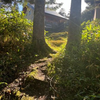 沼山峠休憩所まで戻ってきました