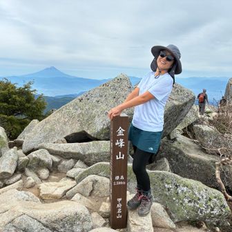 【金峰山】2599m
①富士山とアタイ