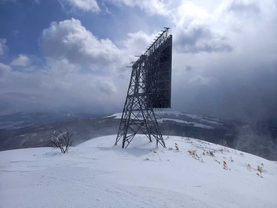 二股岳に到着🙋
あれ？鷲別岳の西に来てしまったようだ🤣